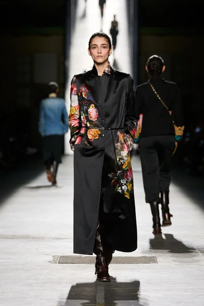 Look 54